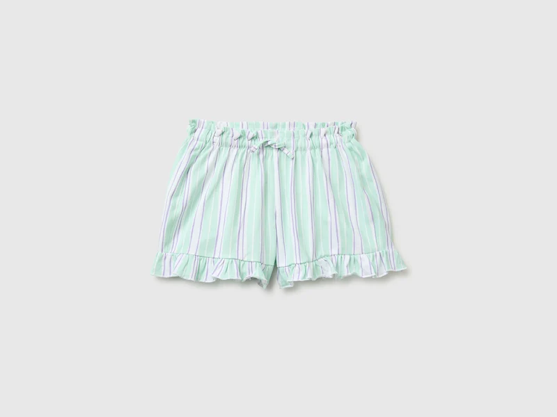 Shorts mit Bedruckung und Rüschen