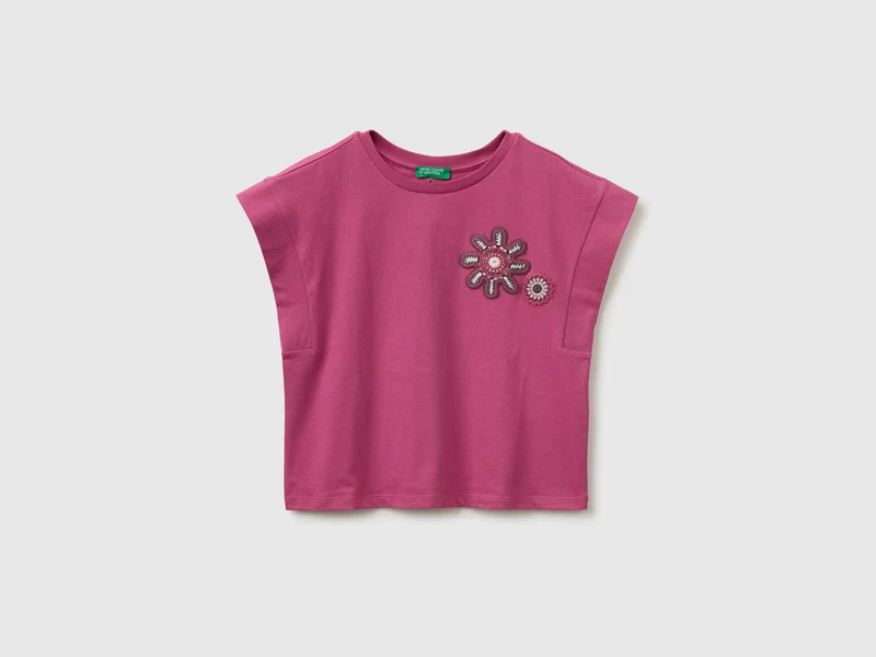 Ärmelloses T-Shirt mit Stickerei