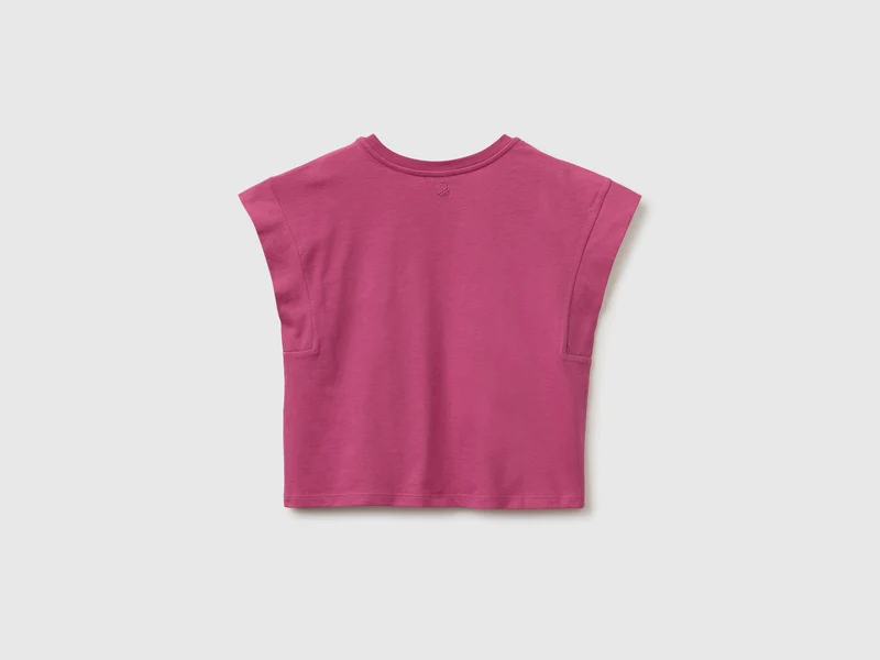 Ärmelloses T-Shirt mit Stickerei