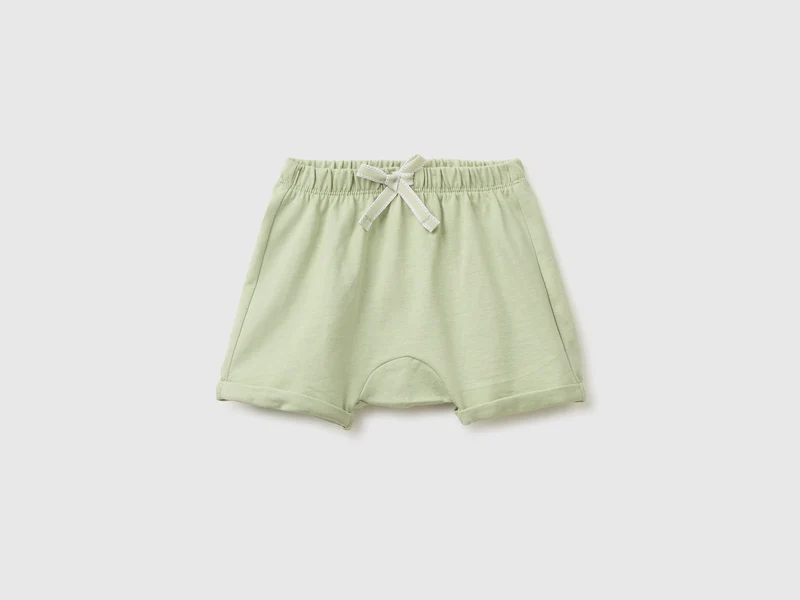 Shorts mit Tierstickerei