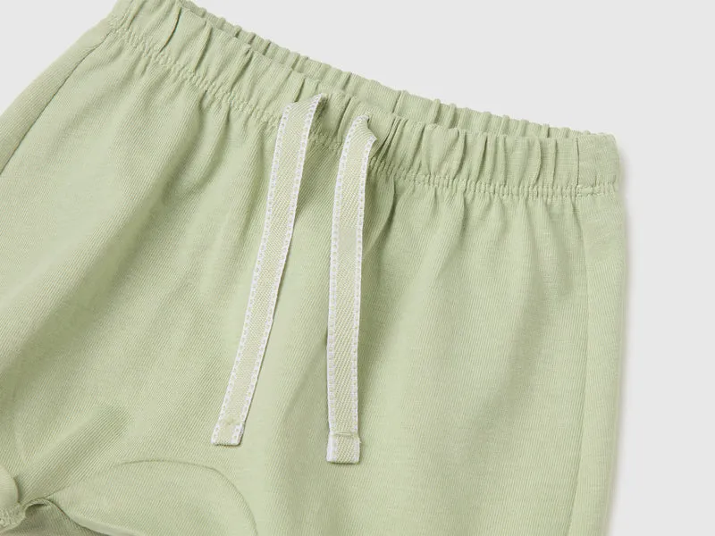 Shorts mit Tierstickerei