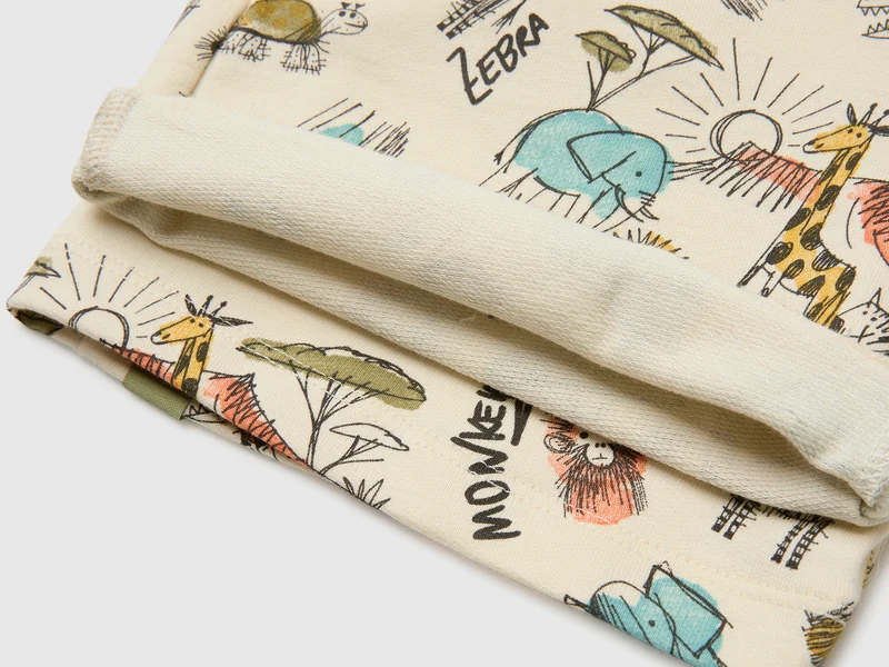 Bermudashorts mit Safari-Print