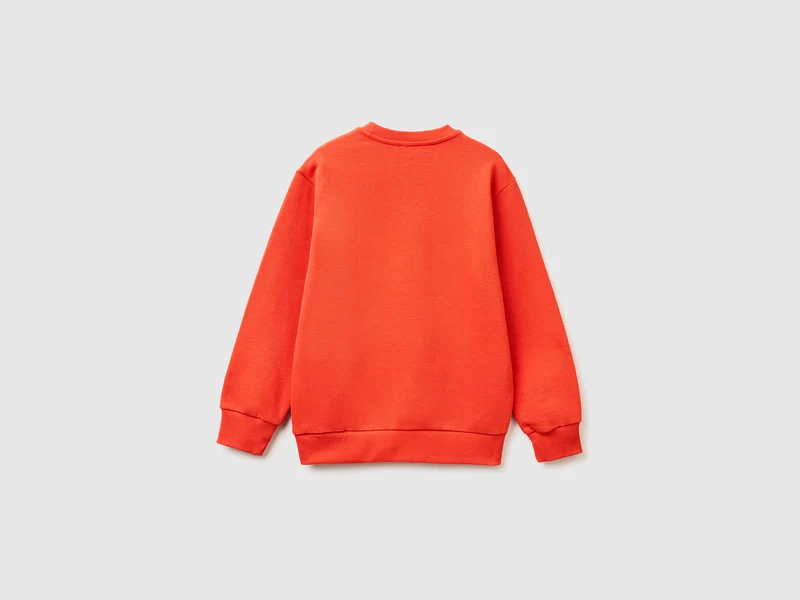 Geschlossenes Sweatshirt mit Aufdruck