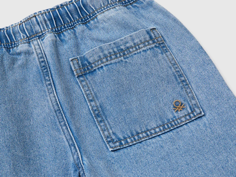 Jeans im Jogger-Stil