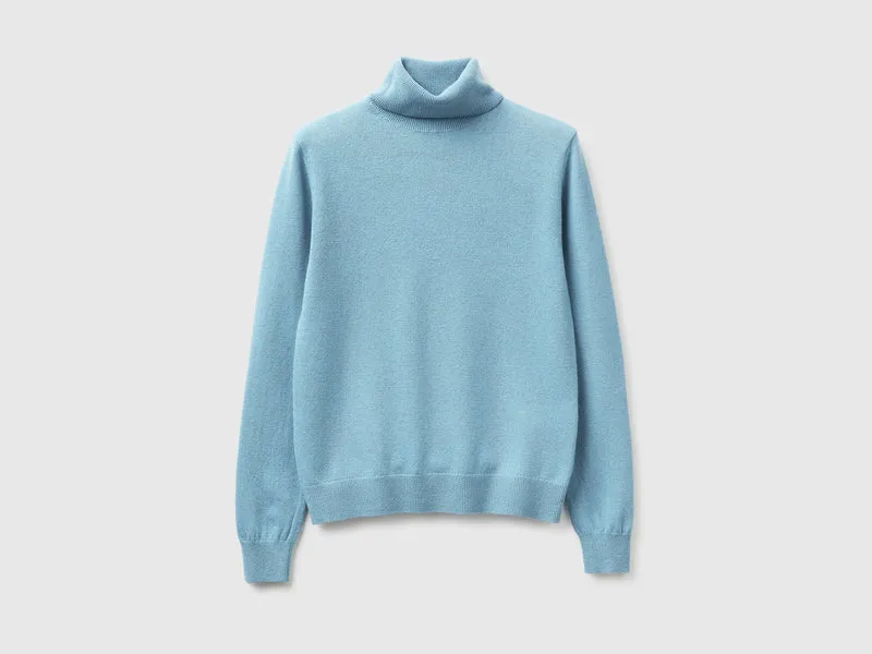 Hellblauer Rollkragenpullover aus reiner Merinowolle