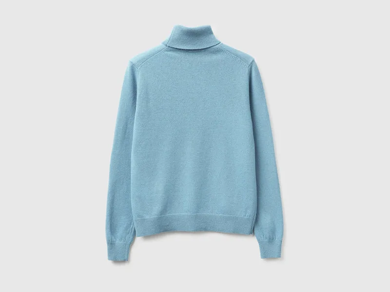 Hellblauer Rollkragenpullover aus reiner Merinowolle