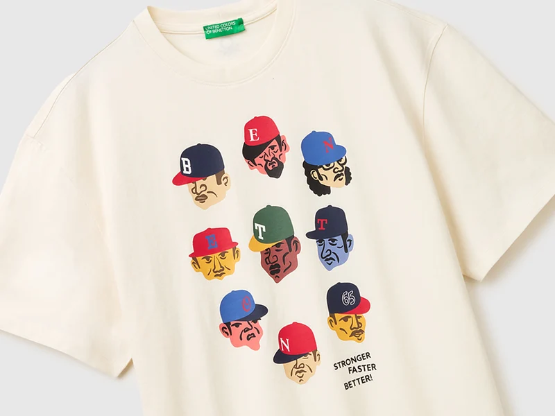 Bedrucktes T-Shirt mit lockerer Passform