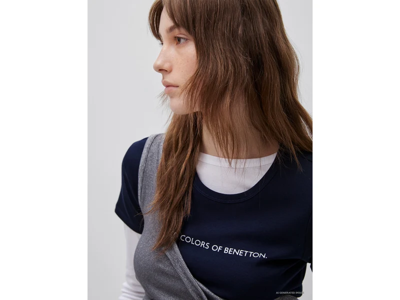 Kurzärmeliges T-Shirt mit Glitzerlogo