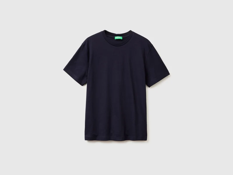 Dunkelblaues T-Shirt