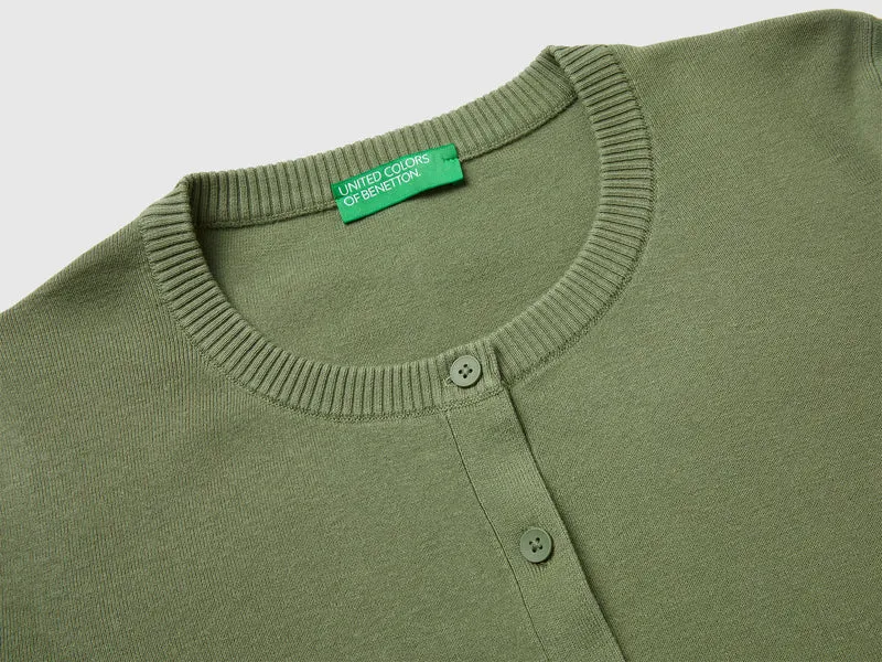 Olivgrüne Strickjacke aus Trikotbaumwolle