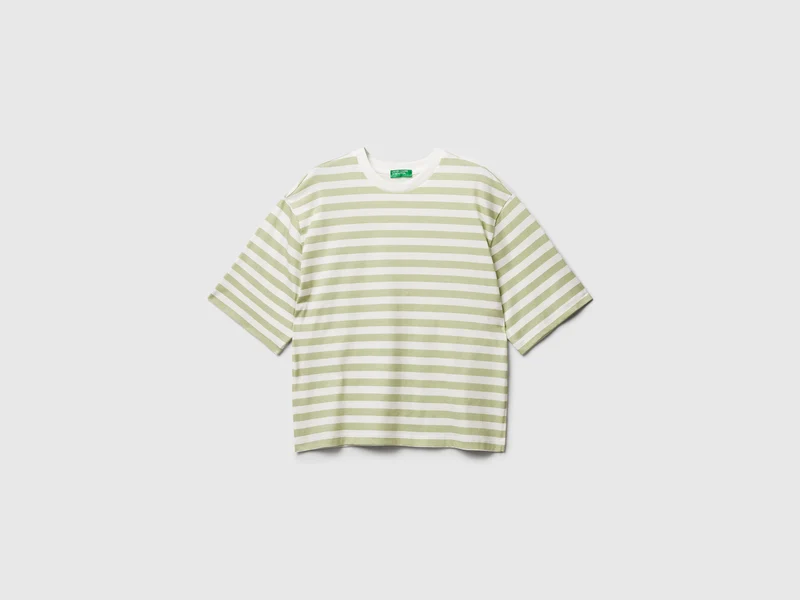 Übergroßes gestreiftes T-Shirt