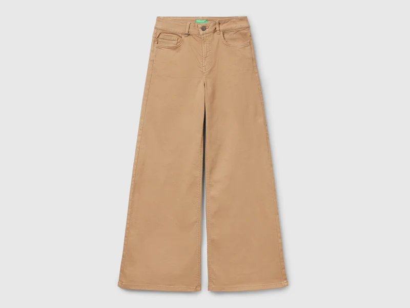 Weit geschnittene Hose