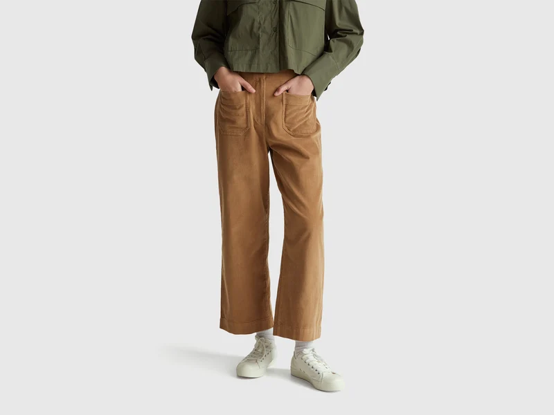 Gerade geschnittene Samthose
