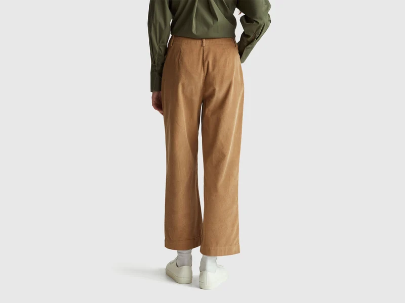 Gerade geschnittene Samthose