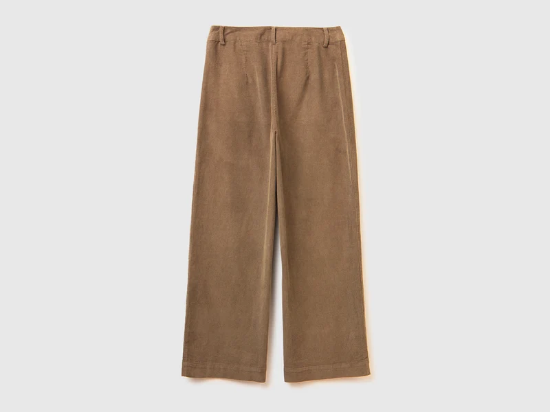 Gerade geschnittene Samthose