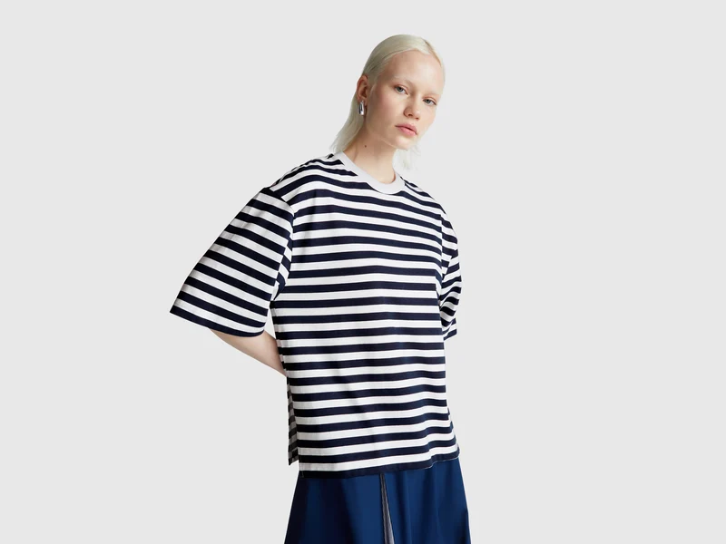 Übergroßes gestreiftes T-Shirt