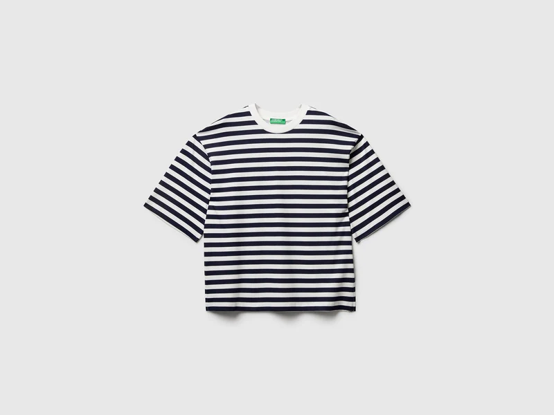 Übergroßes gestreiftes T-Shirt