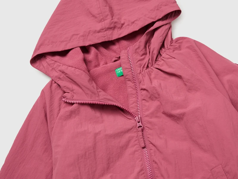 Übergroße Nylonjacke
