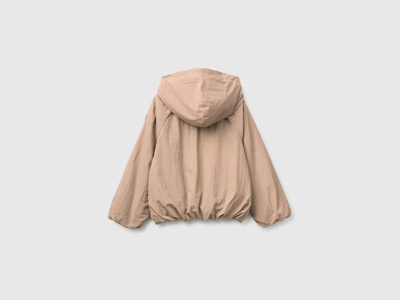 Übergroße Nylonjacke