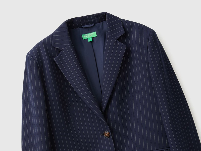 Bequemer, nadelgestreifter Blazer