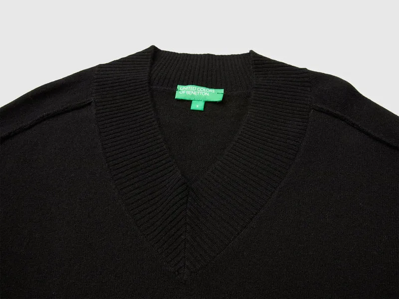 Weicher V-Ausschnitt-Pullover