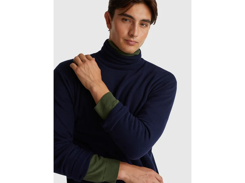 Dunkelblauer Rollkragenpullover aus reiner Merinowolle