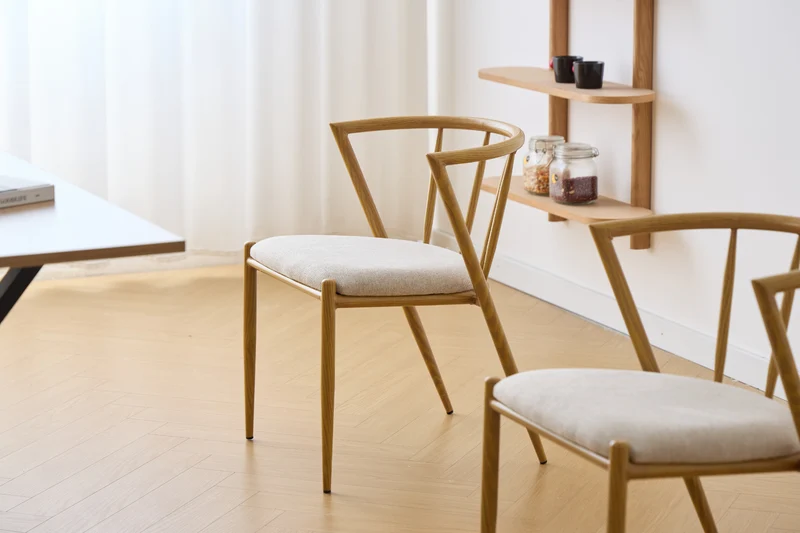 Bella Esszimmerstuhl - Eichenoptik mit beige gepolstertem Sitz