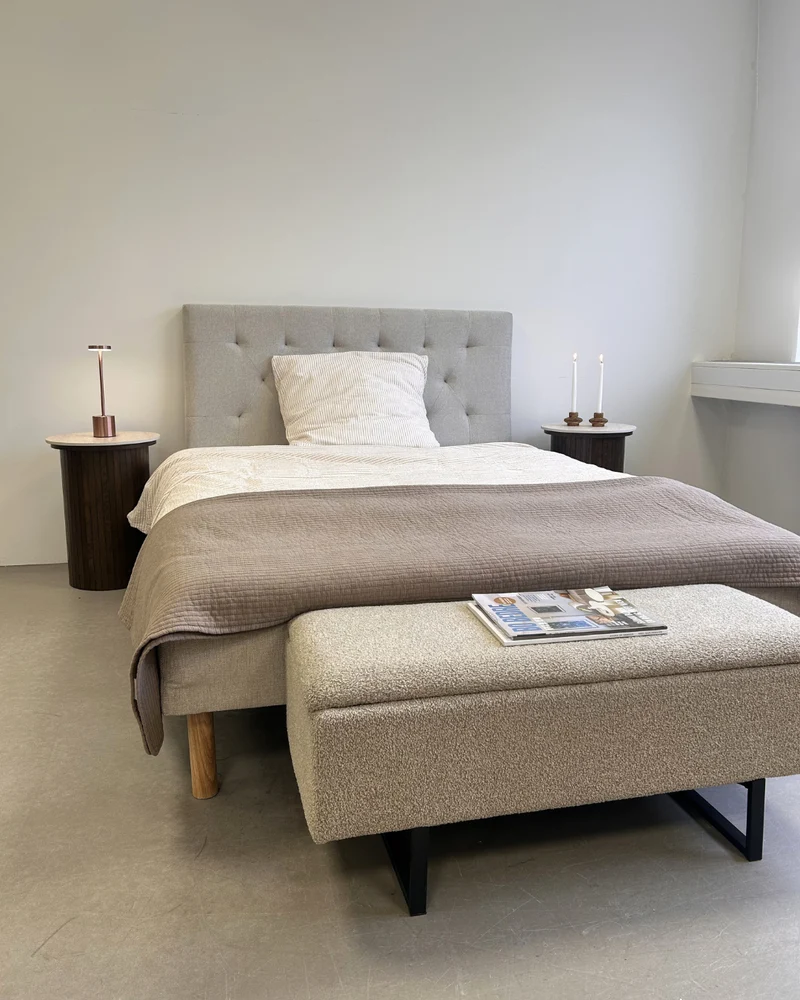 Premium Boxspringbett in Beige 140x200 cm mit 7 cm Memoryschaum Topper, exkl. Bettbeine