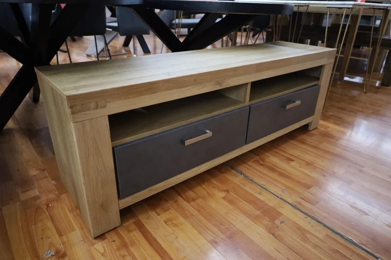 Tv- Unterschrank Kommode + Teilmassiv Eiche + Schubladen