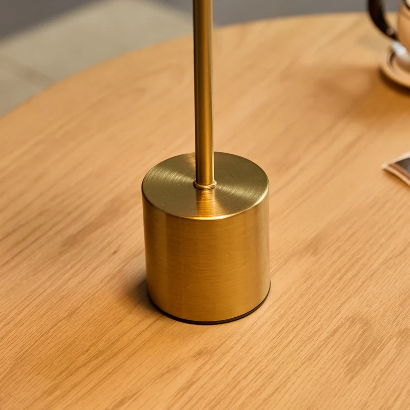 Elvis Tischlampe LED Gold