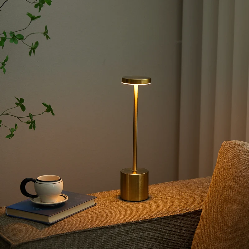 Elvis Tischlampe LED Gold