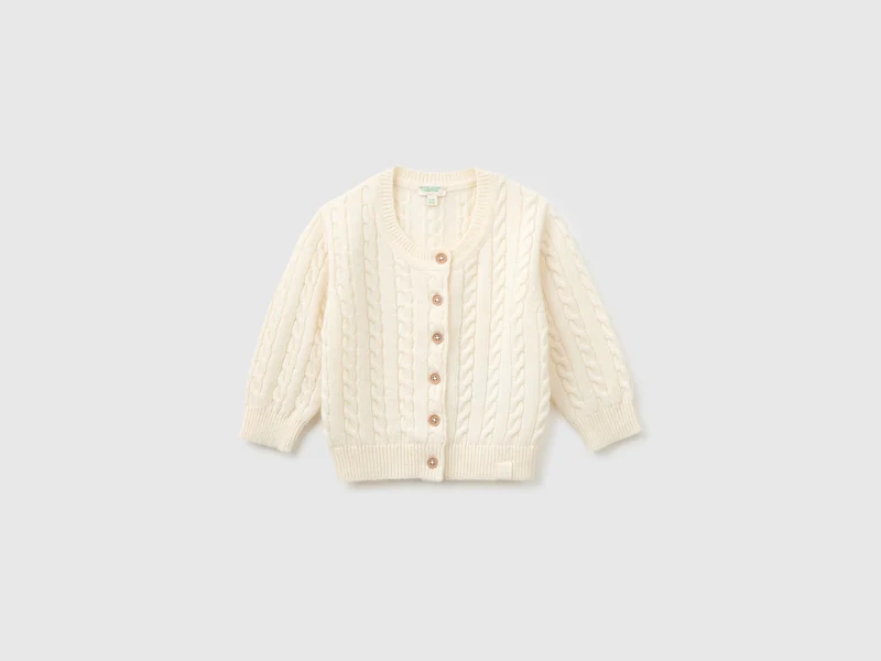 Strickjacke aus Wollmischgewebe mit Zöpfen