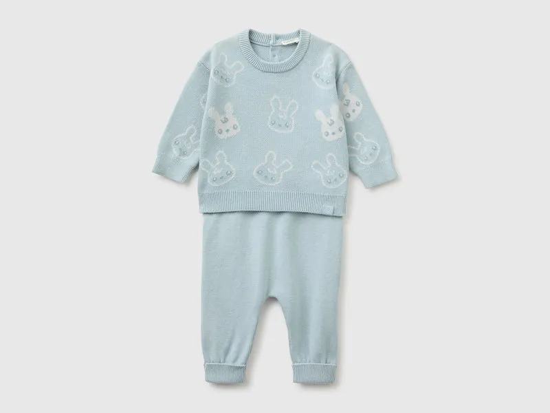Strickset mit Hasenmotiven