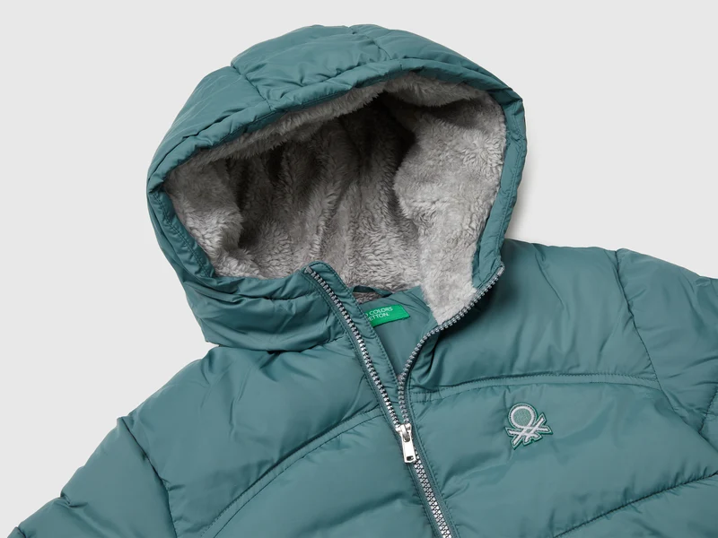 Wattierte Jacke mit Teddybär-Innenseite