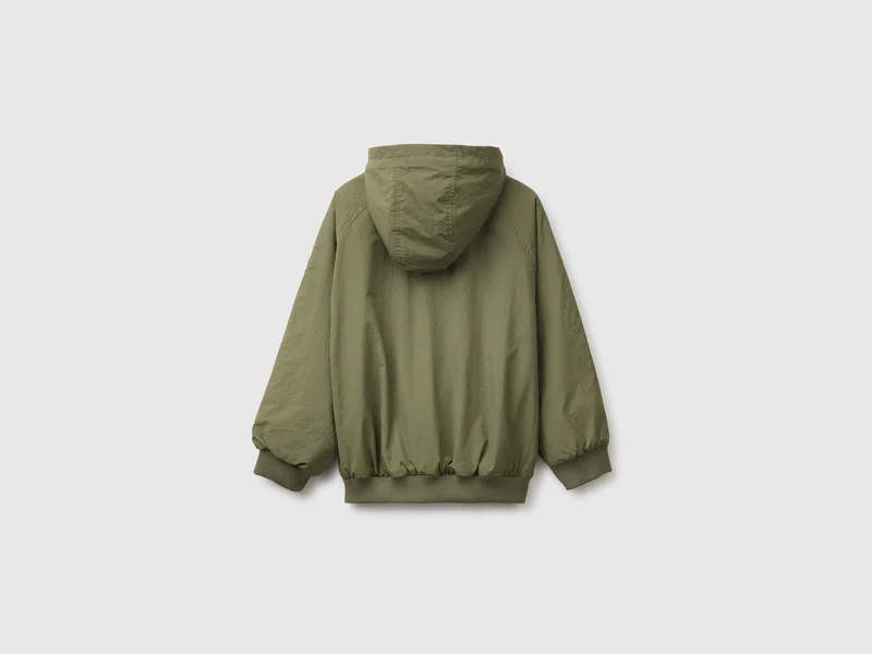 Nylonjacke mit Kapuze