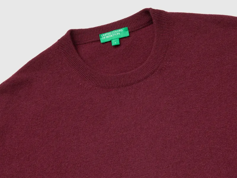 Burgunderfarbener Pullover aus reiner Merinowolle
