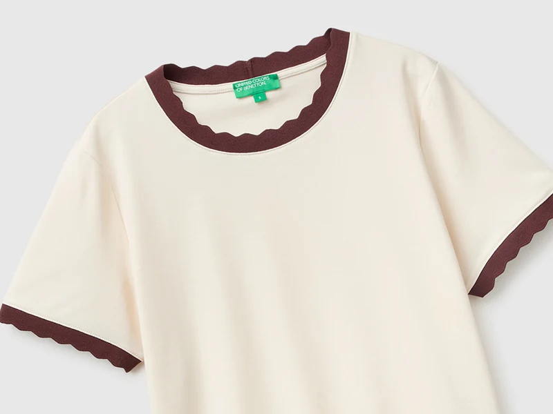 T-Shirt mit Rundhalsausschnitt aus 100 % Baumwolle