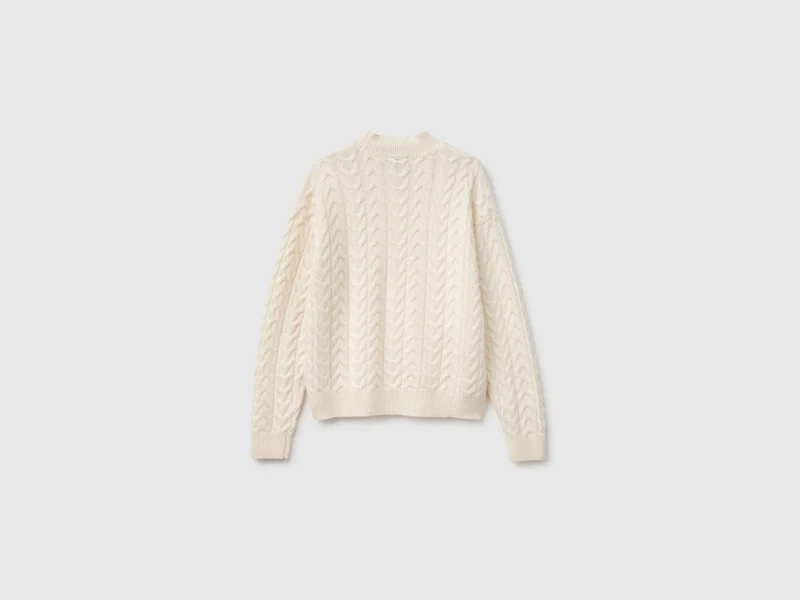 Rollkragenpullover mit Zopfmuster aus einem Woll-Kaschmir-Mischgewebe