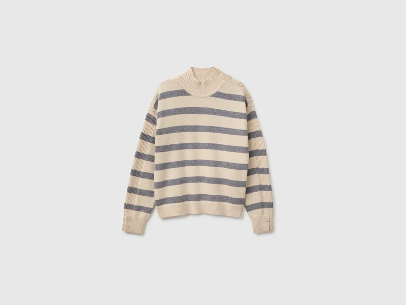 Pullover mit Knöpfen an der Schulter