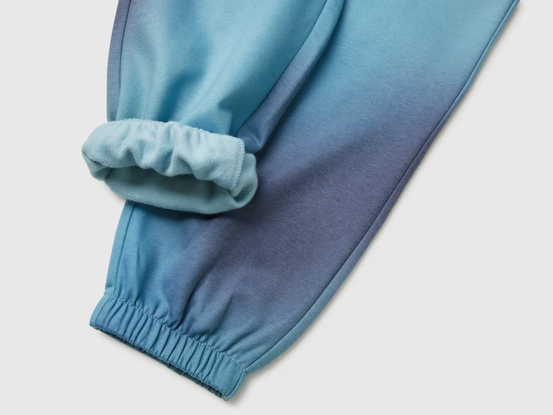 Jogginghose mit verblasstem Print