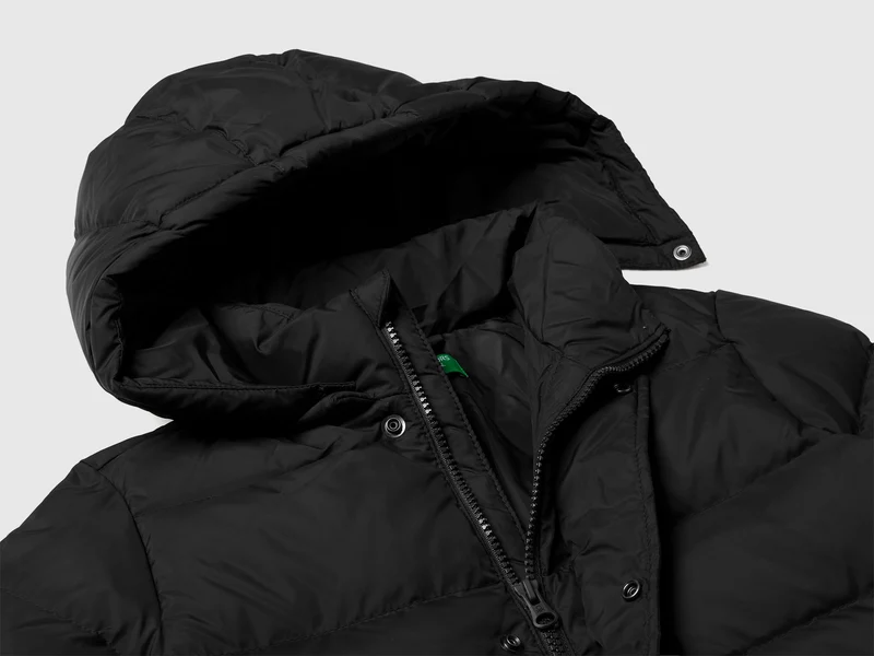 Daunenjacke mit abnehmbarer Kapuze