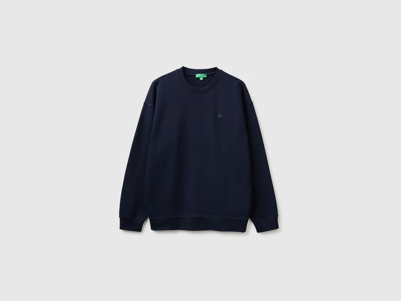Geschlossenes Sweatshirt mit Logoaufnäher