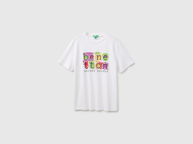Normal geschnittenes T-Shirt mit Logo