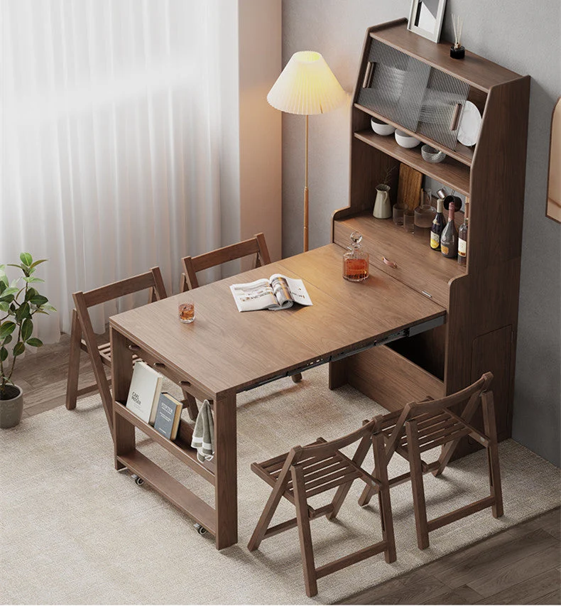 Stallschrank mit ausziehbarem Tisch und Klappstühlen