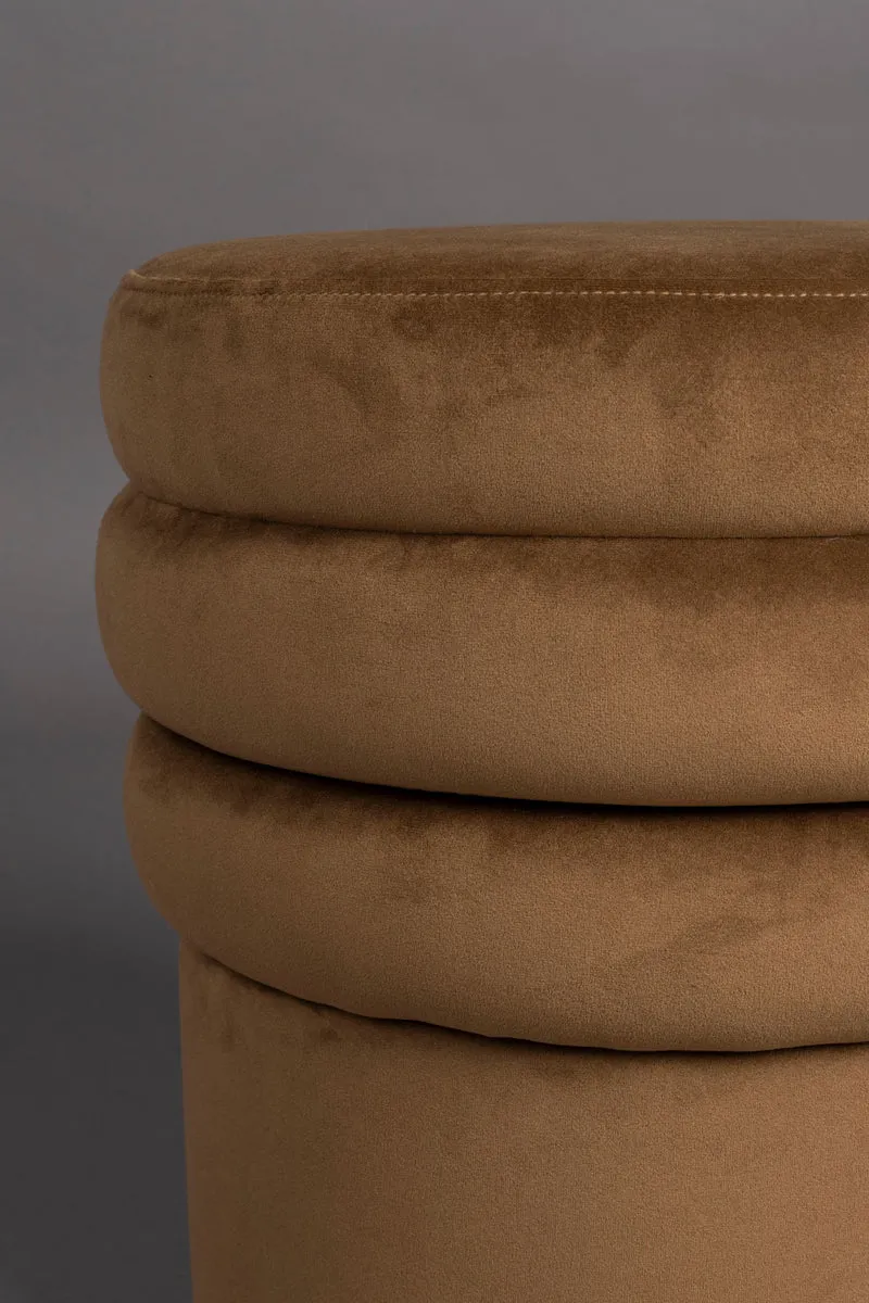 Hocker Aditi Braun mit Samtbezug im Boho-Chic für das Wohnzimmer