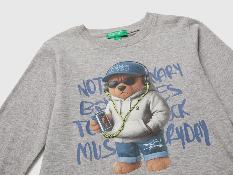T-Shirt mit Aufdruck und Stickerei