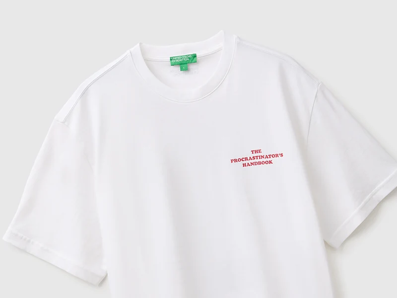 Lässiges T-Shirt mit Aufdruck
