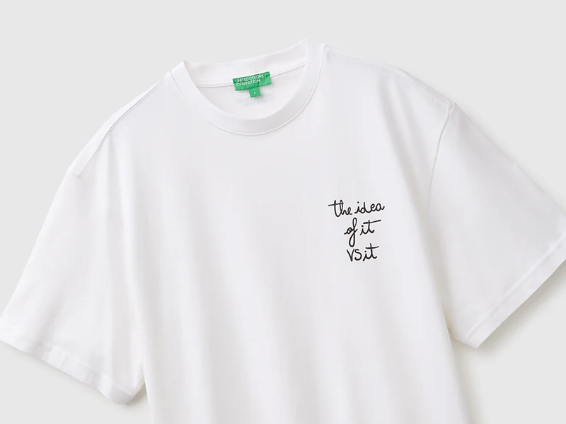 Lässiges T-Shirt mit Aufdruck