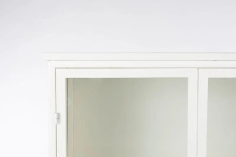 Schrank Miya High 2do aus Metall in Weiß mit Glastüren fürs Wohnzimmer