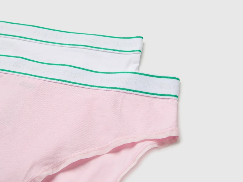 Zwei Slips mit Logo-Gummizug